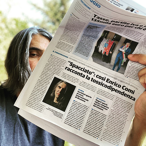 Enrico Comi legge suo articolo